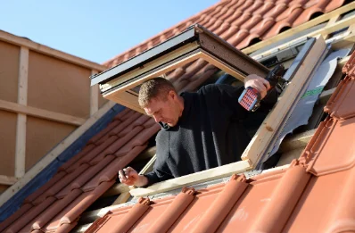 Pose de fenêtres de toit Velux à Noalhat